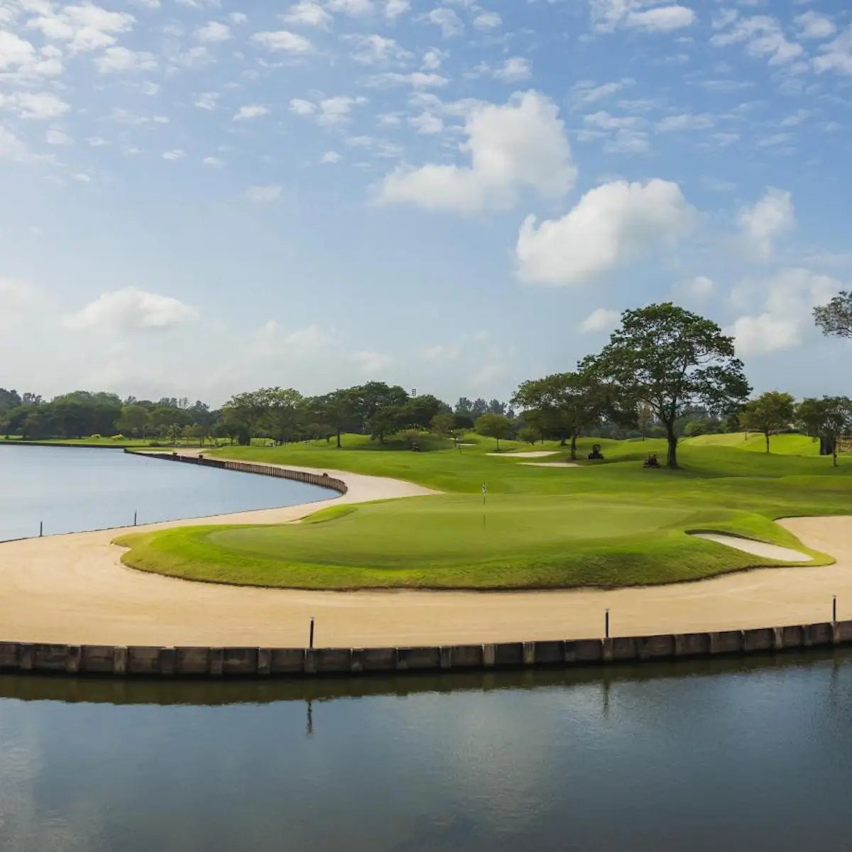 Laguna National Golf Resort Club