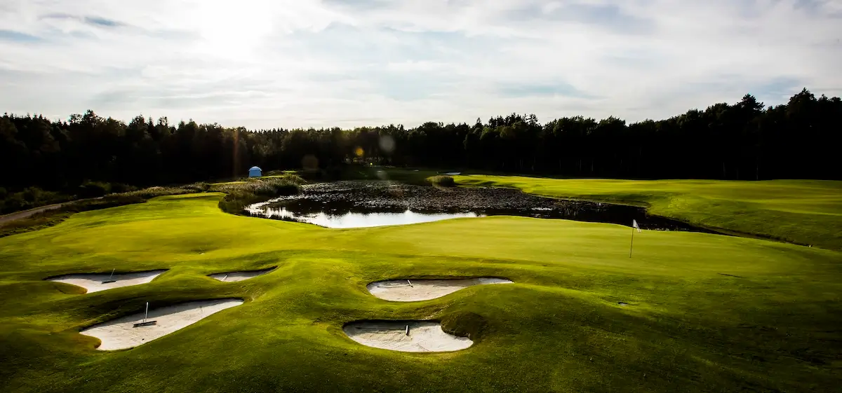 Hills Golf & Sports Club